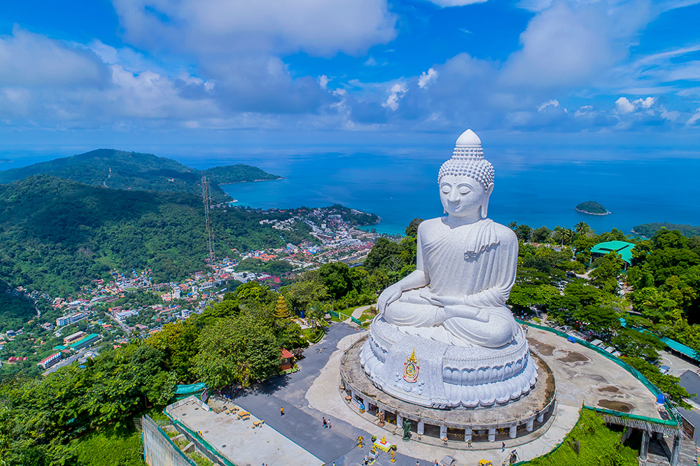 This image has an empty alt attribute; its file name is Big-Buddha-Phuket.jpg